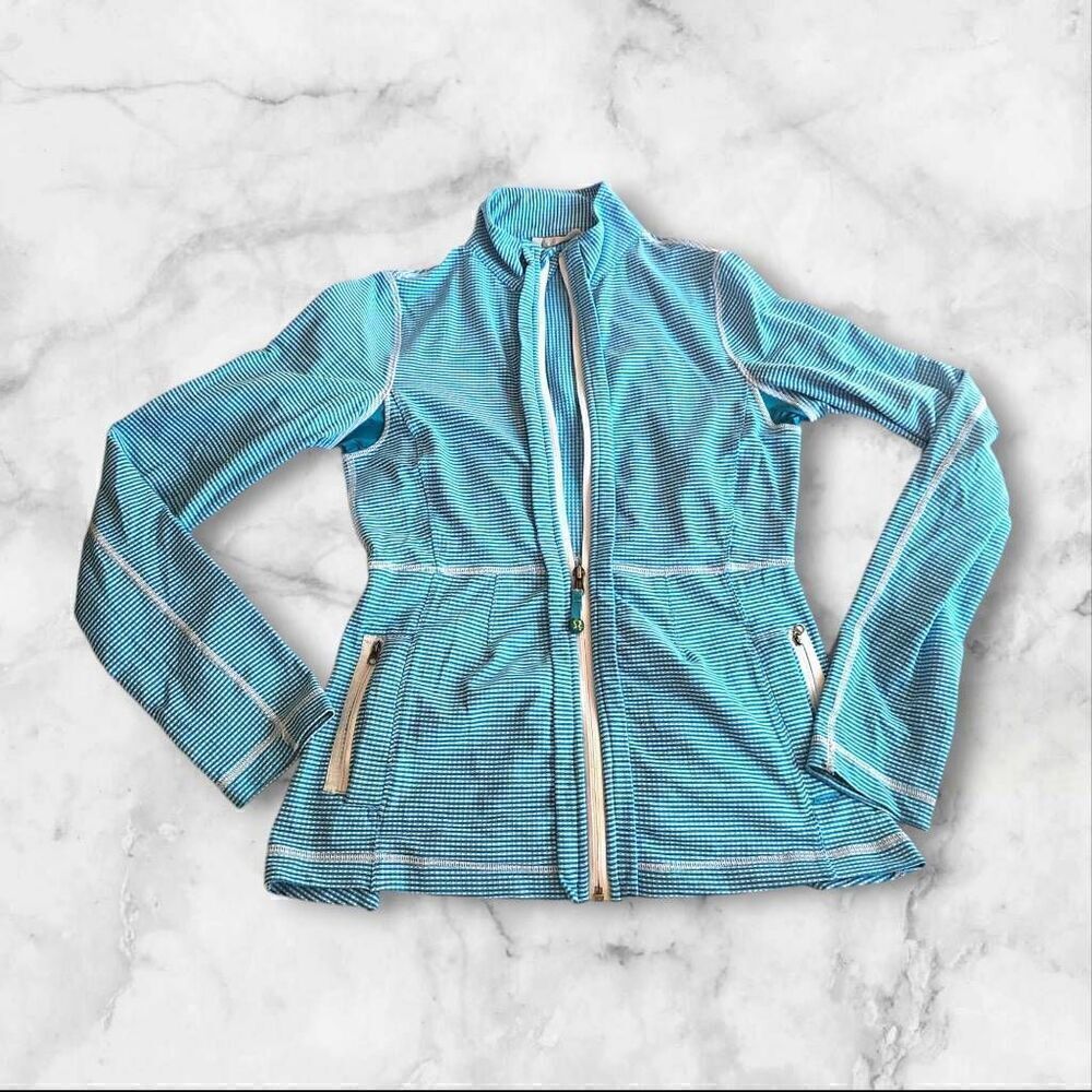 Lululemon Size 6 Blue Pleated Zip up